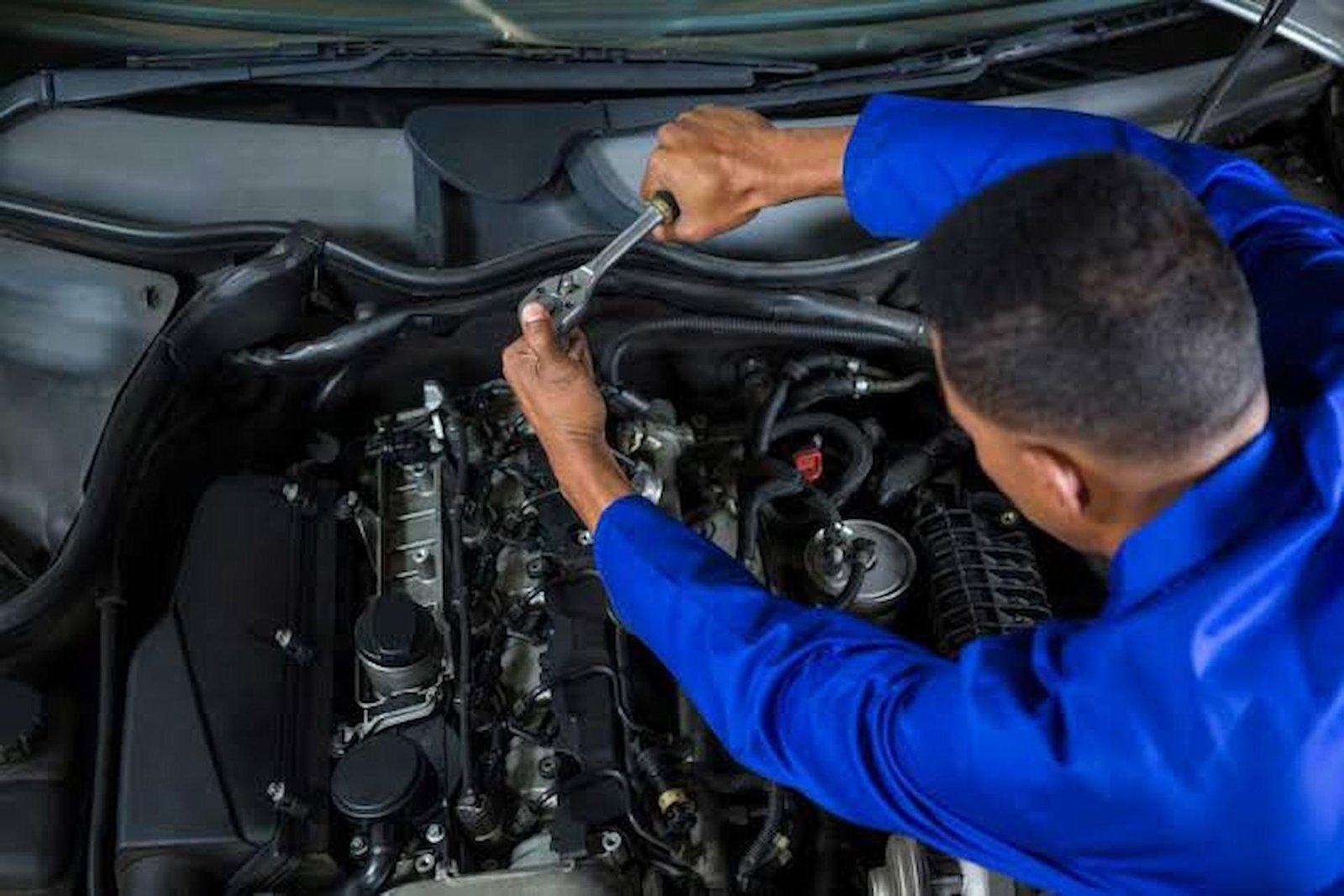Why Regular Garage Servicing Helps Extend Your Vehicle’s Lifespan