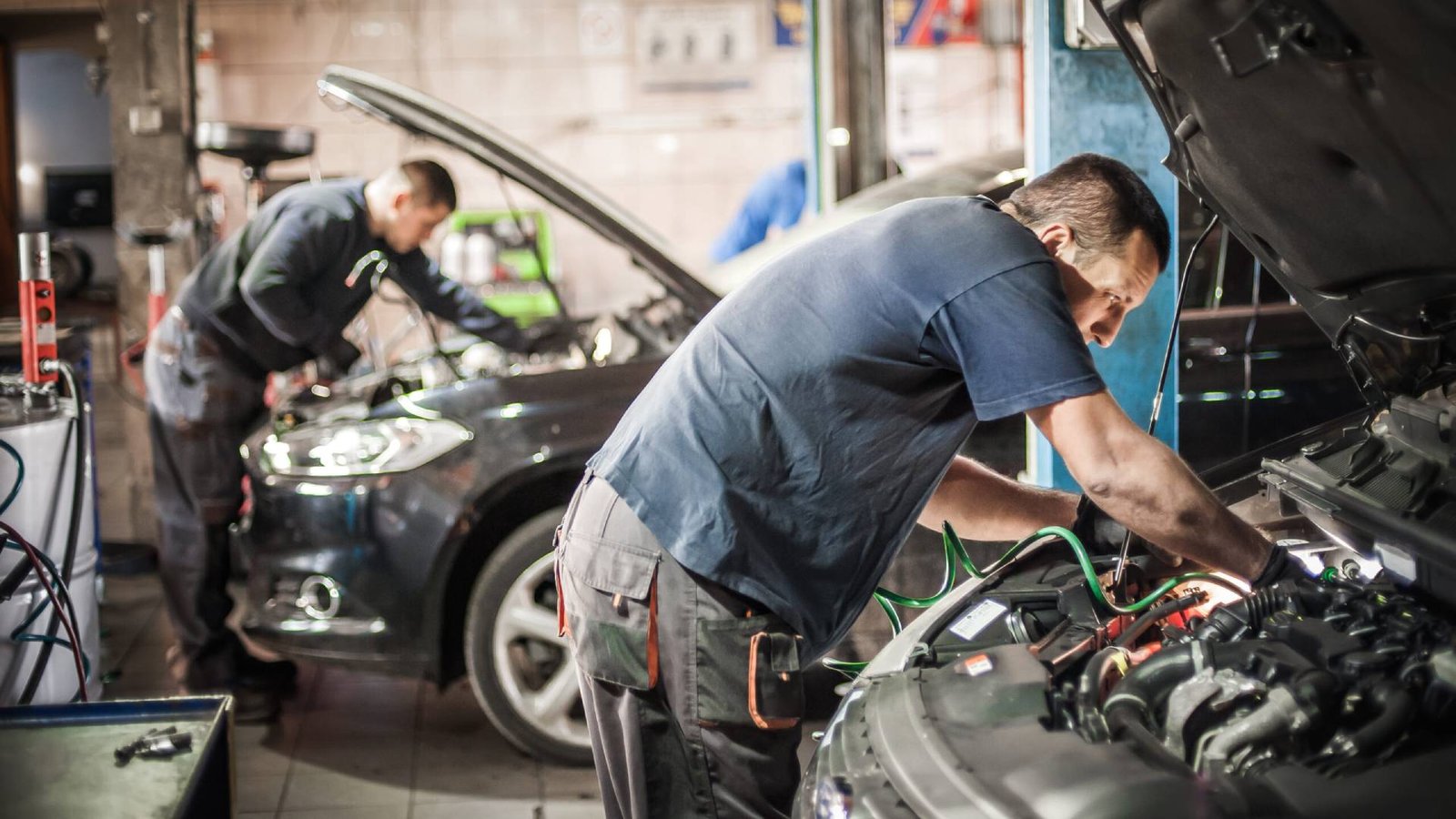 Full Car Service vs. Interim Service: Which Option Is Right for Your Vehicle?