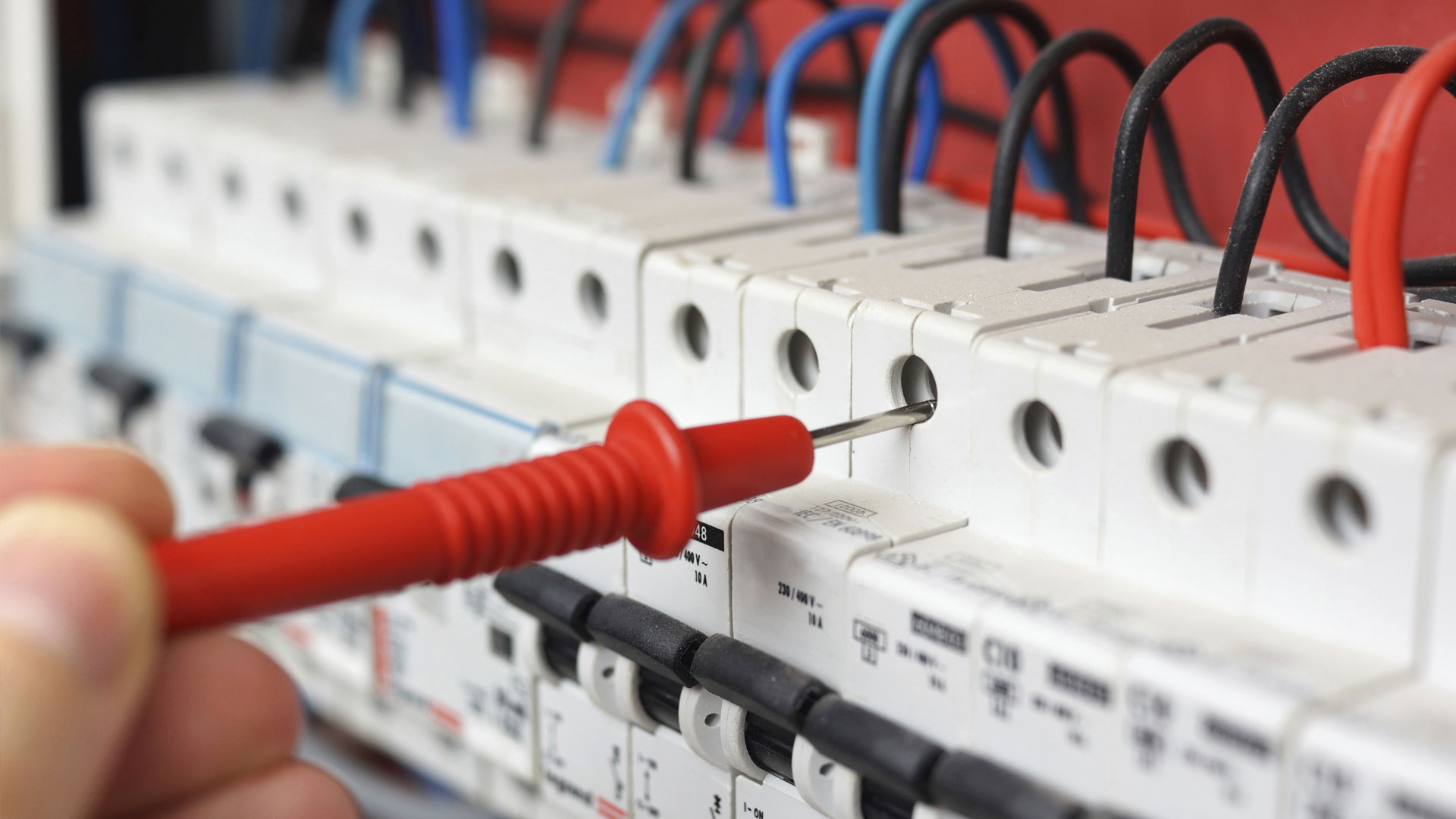 Choose The Best Electrical Service Company In UK