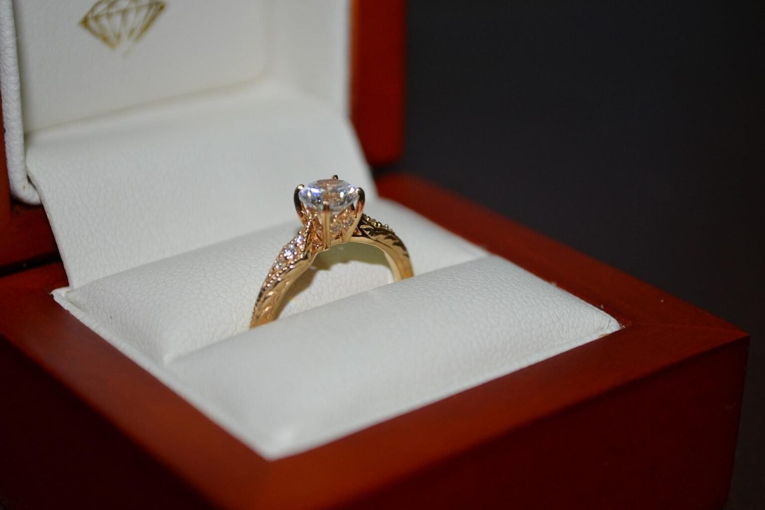 Custom vs. Ready-Made Engagement Rings: Pros and Cons