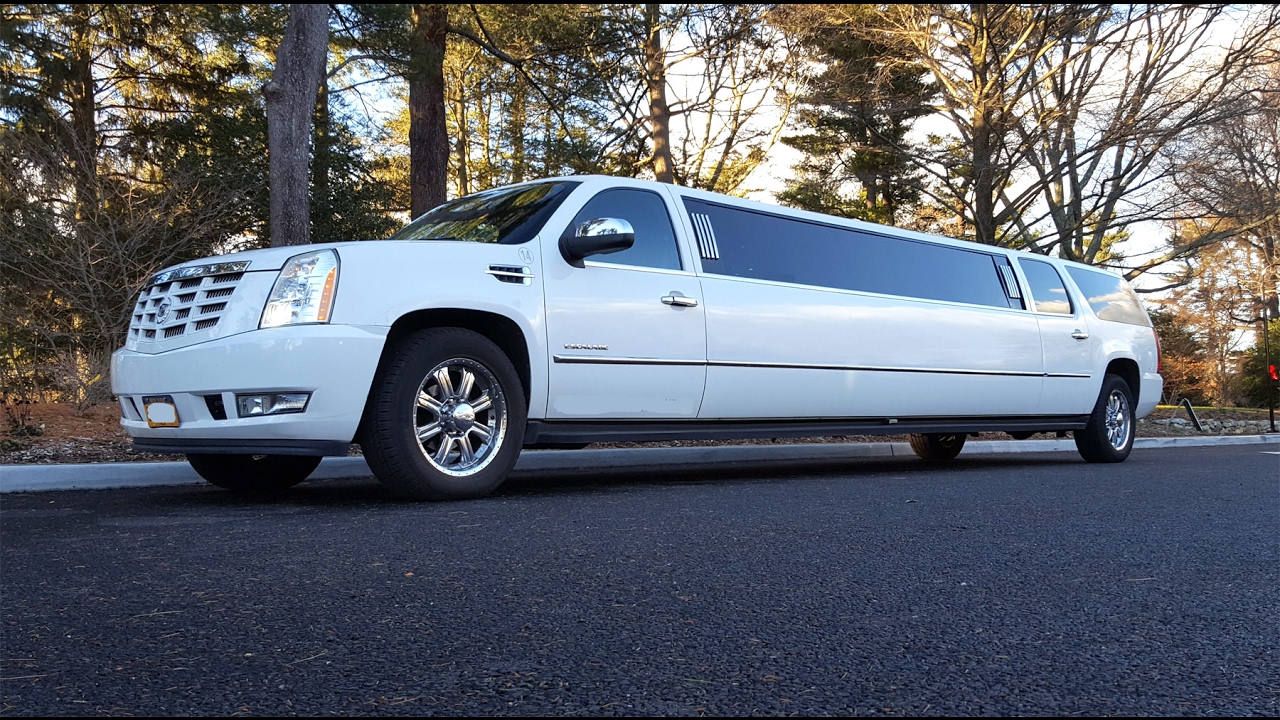 How Can A Limo Rental Make A Romantic Occasion Special