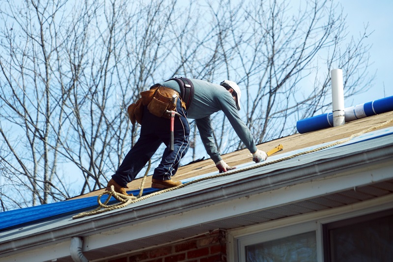 Choose Right Roofing Repairs With These 7 Tips